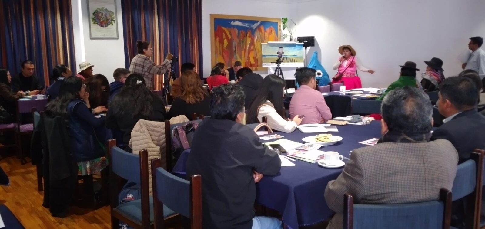 Conversatorio Cuenca Katari y el Lago Titicaca por la Paz